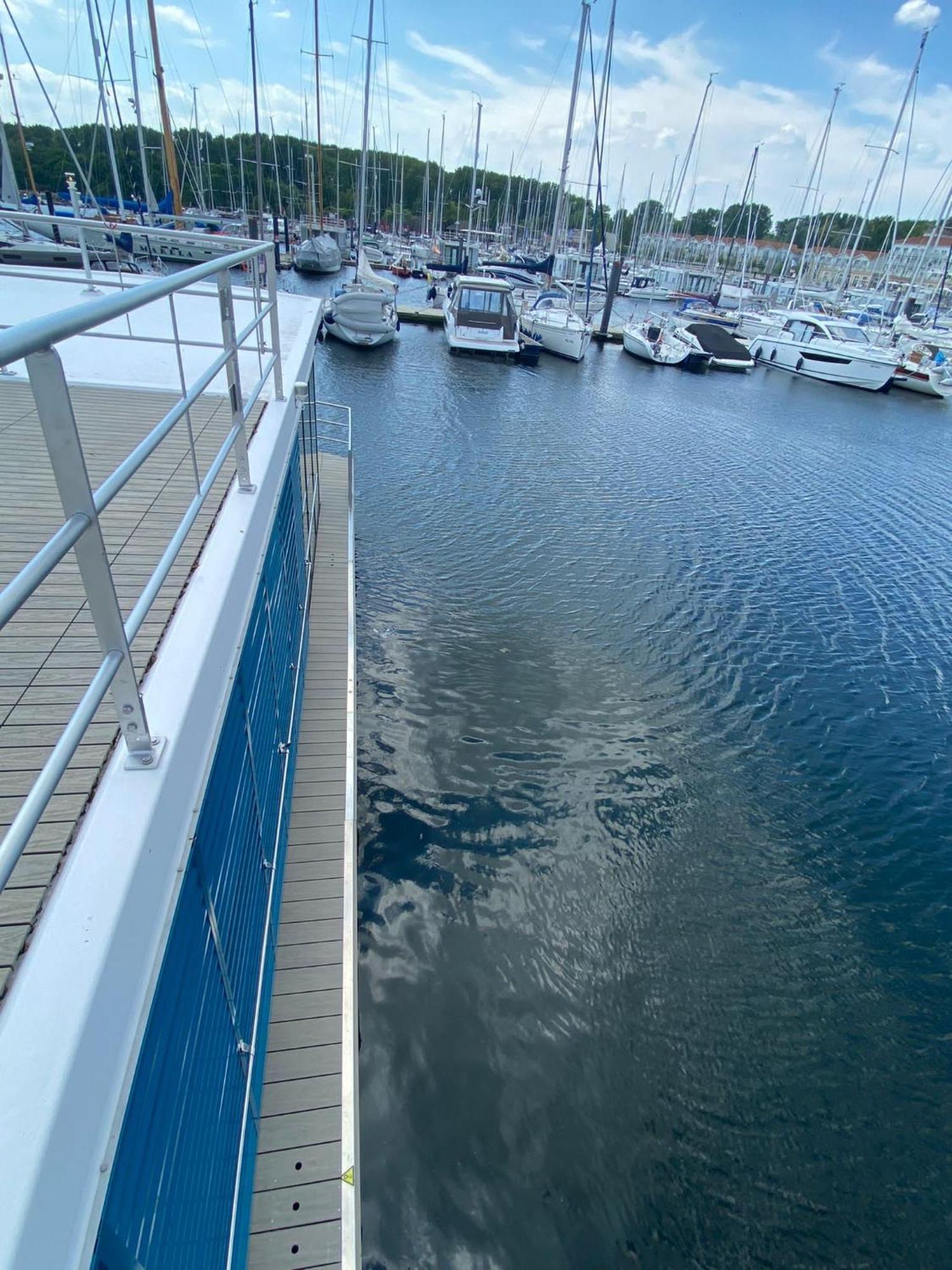Urlaub auf dem Wasser mit einmaligen Ausblick - WELL Hausboote Boltenhagen 10 Exterior foto